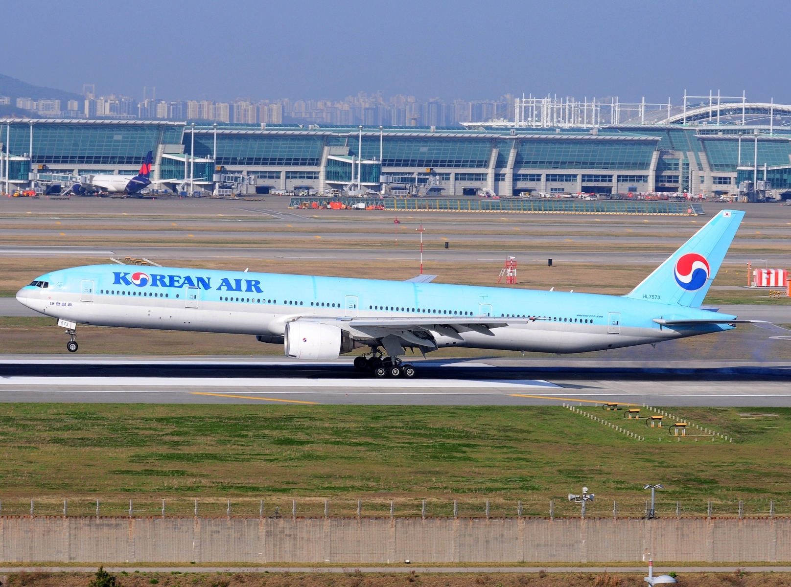 HL7573 _ 777-3B5 _ Korean Air Lines _ ICN _ RKSI _ 01-05-2026