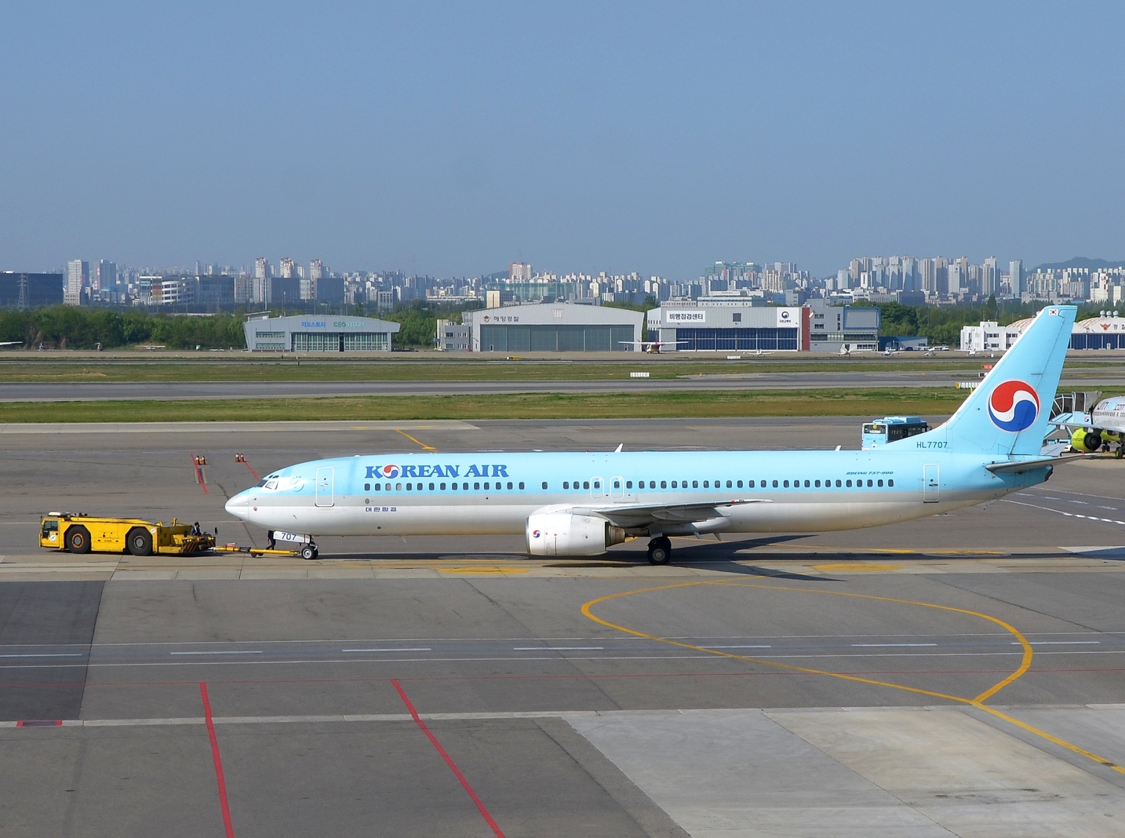 HL7707 _ 737-9B5 _ Korean Air Lines _ GMP _ RKSS _ 01-05-2026