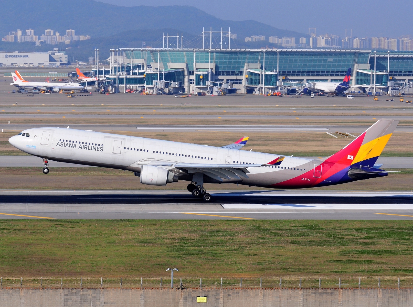 HL7747 _ A330-323 _ Asiana Airlines _ ICN _ RKSI _ 01-05-2026