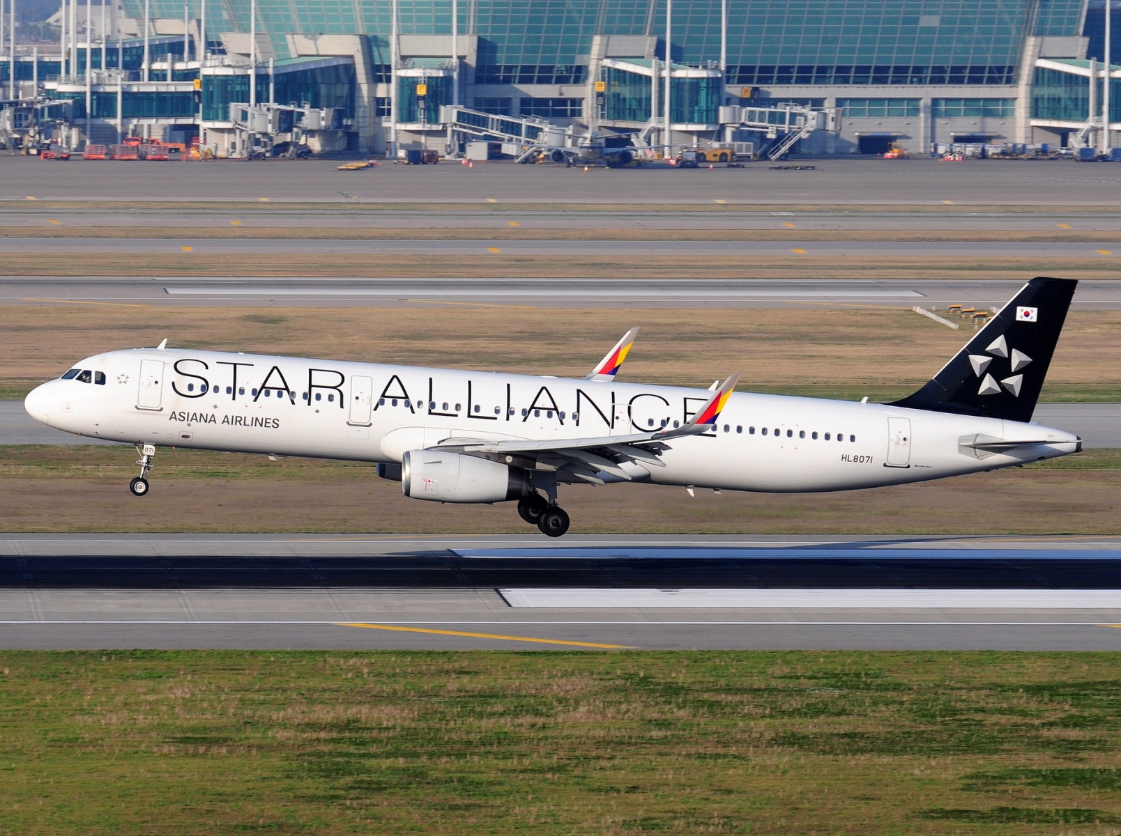 HL8071 _ A321-231(WL) _ Asiana Airlines _ ICN _ RKSI _ 01-05-2026