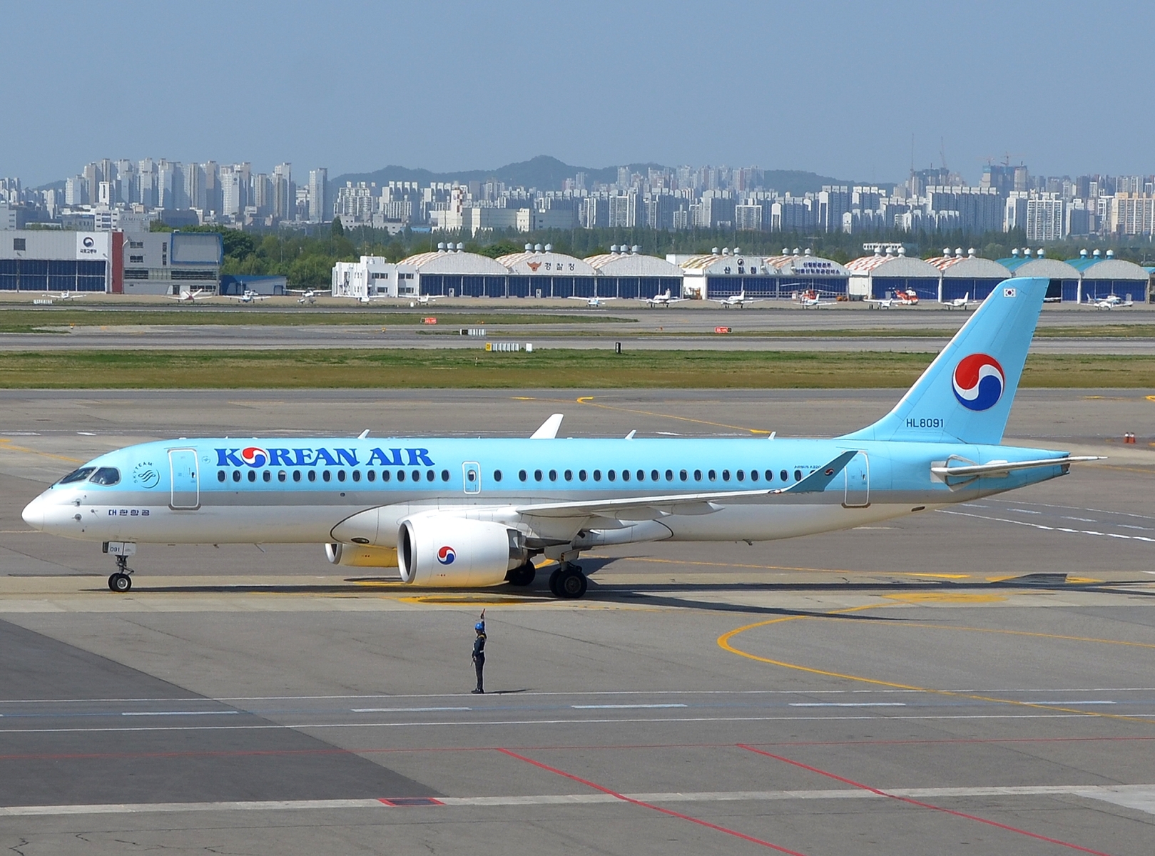 HL8091 _ A220-300 _ Korean Air Lines _ GMP _ RKSS _ 01-05-2026