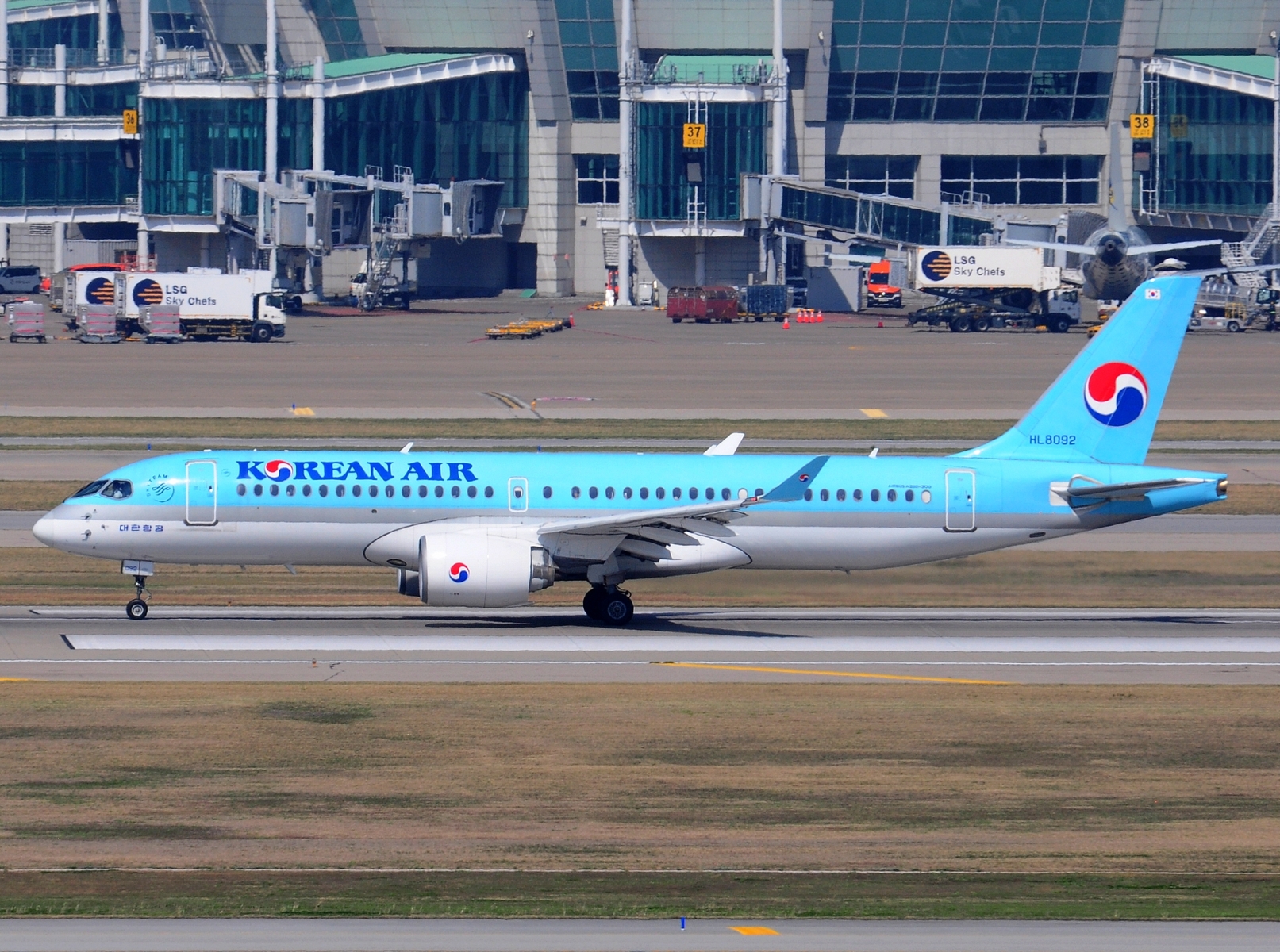 HL8092 _ A220-300 _ Korean Air Lines _ ICN _ RKSI _ 01-05-2026