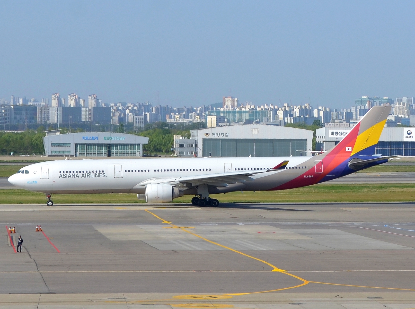 HL8286 _ A330-323 _ Asiana Airlines _ GMP _ RKSS _ 01-05-2026