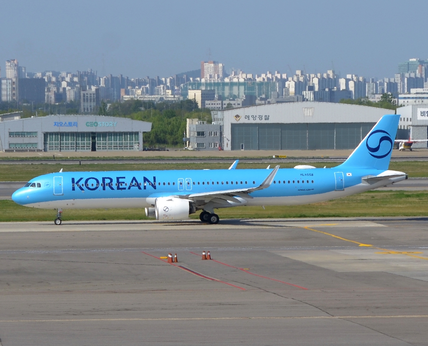 HL8558 _ A321-272NX(WL) _ Korean Air Lines _ GMP _ RKSS _ 01-05-2026