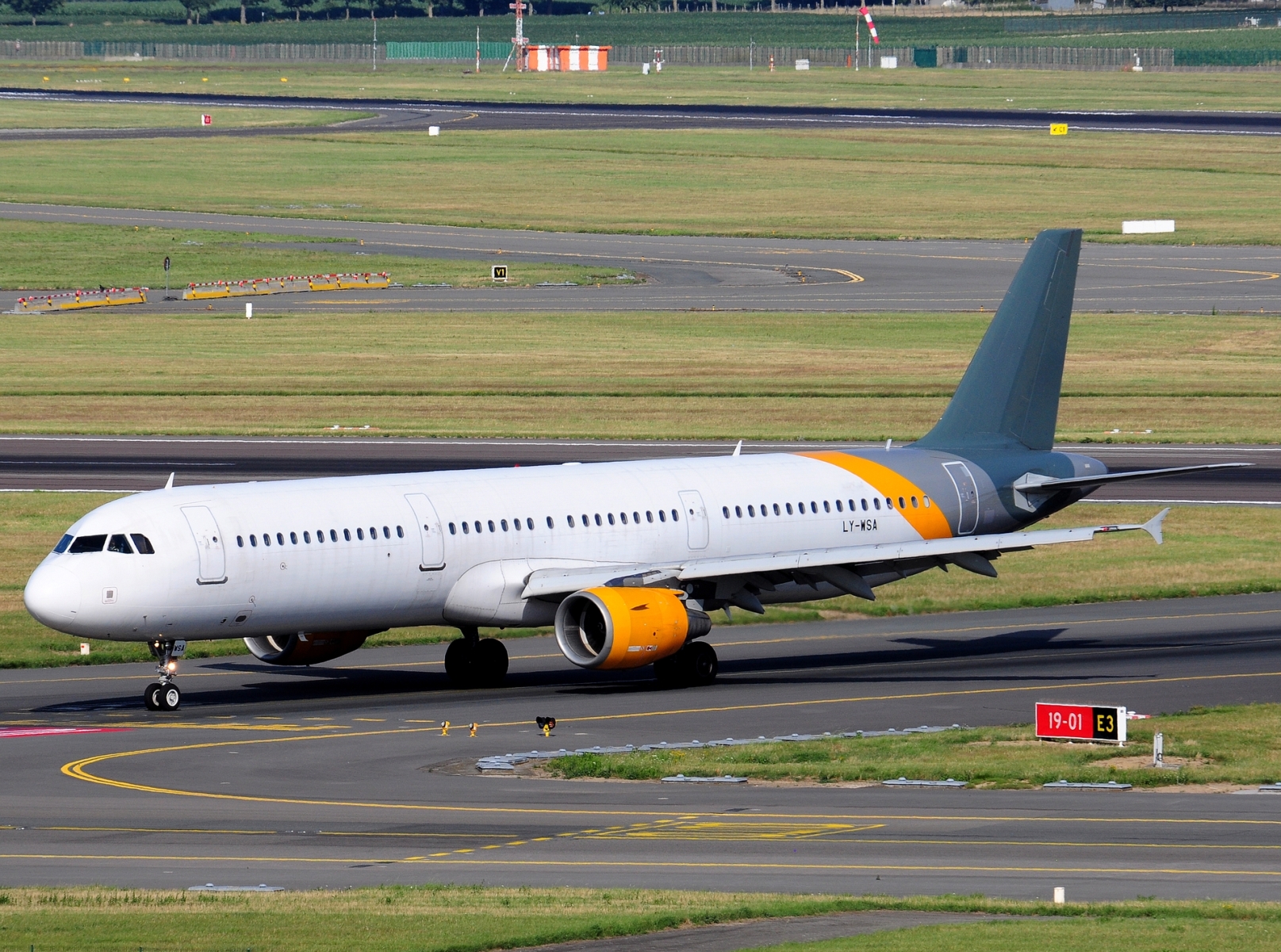 LY-WSA _ A321-211 _ GetJet Airlines _ BRU _ EBBR _ 08-07-2026