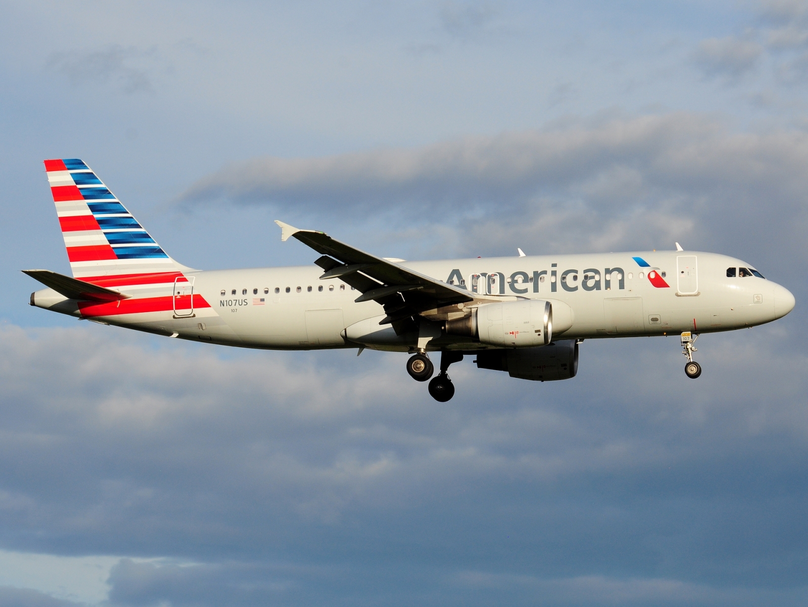 N107US _ A320-214 _ American Airlines _ YUL _ CYUL _ 24-06-2026