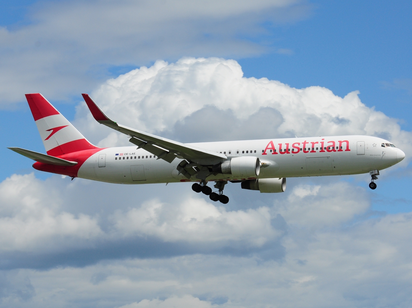 OE-LAE _ 767-3Z9(ER)(WL) _ Austrian Airlines _ YUL _ CYUL _ 24-06-2026