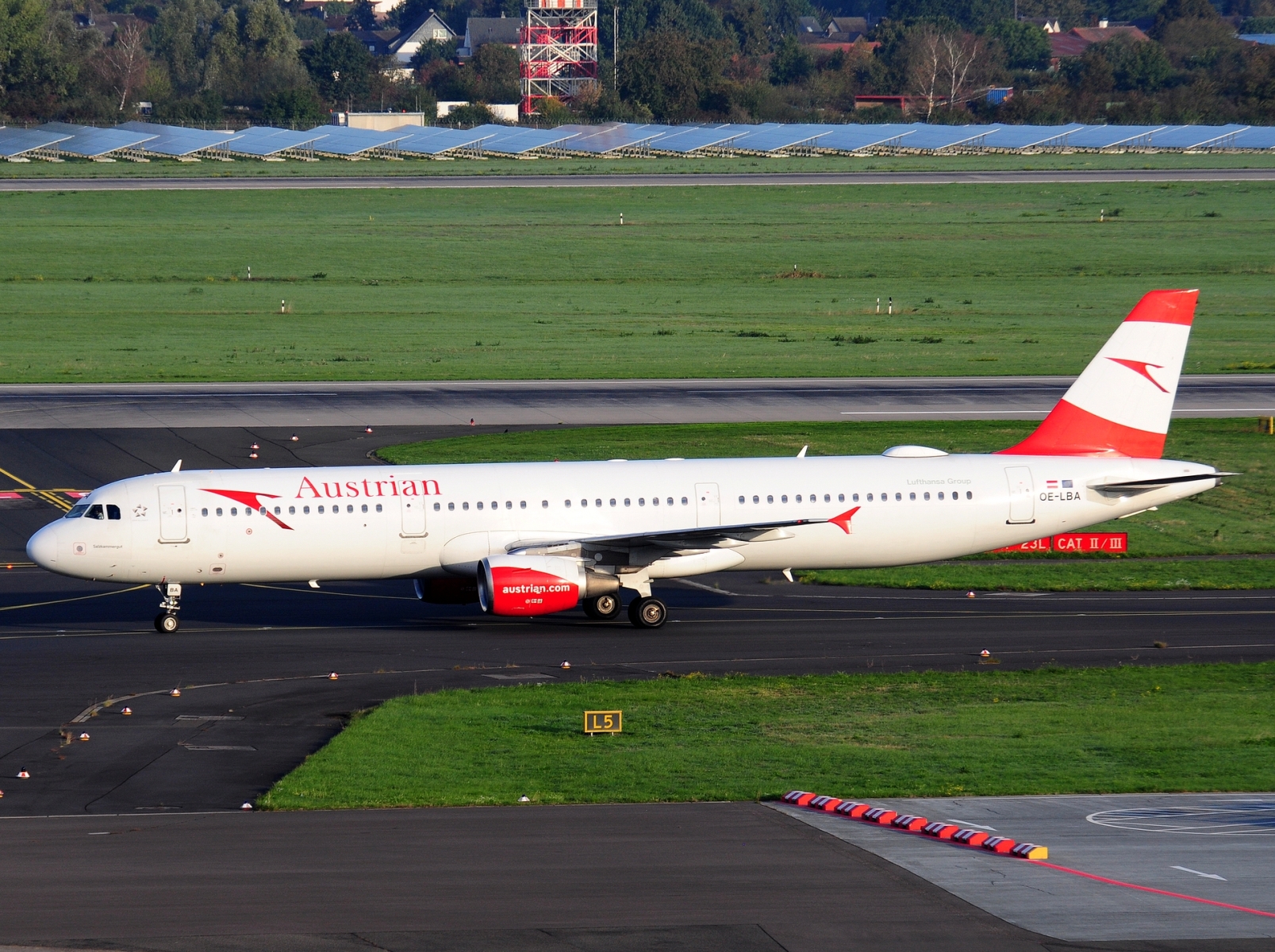 OE-LBA _ A321-211 _ Austrian Airlines _ DUS _ EDDL _ 04-10-2026
