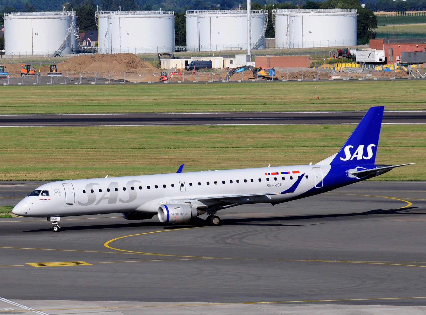 SE-RSU _ ERJ-195LR (ERJ-190-200 LR _ SAS Link _ BRU _ EBBR _ 08-07-2026