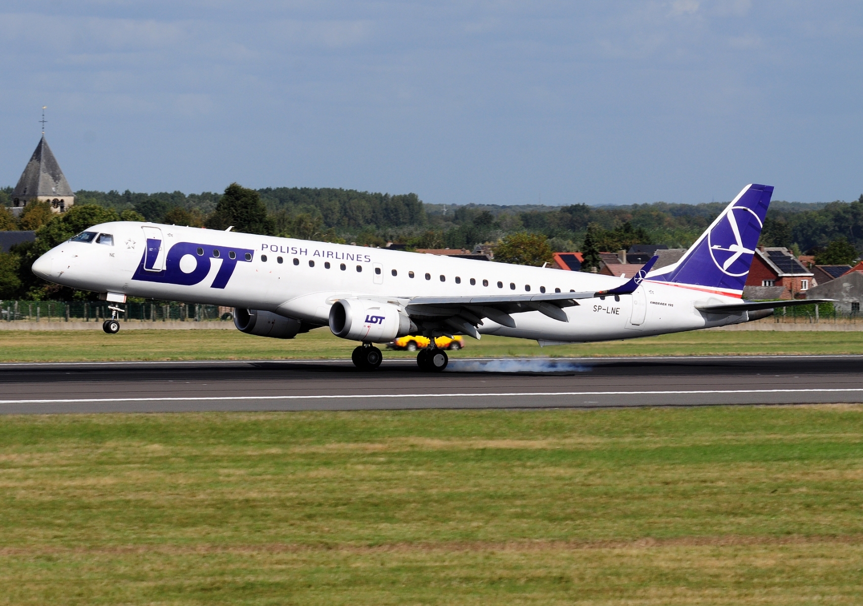 SP-LNE _ ERJ-195LR (ERJ-190-200 LR) _ LOT - Polish Airlines _ BRU _ EBBR _ 21-09-2026