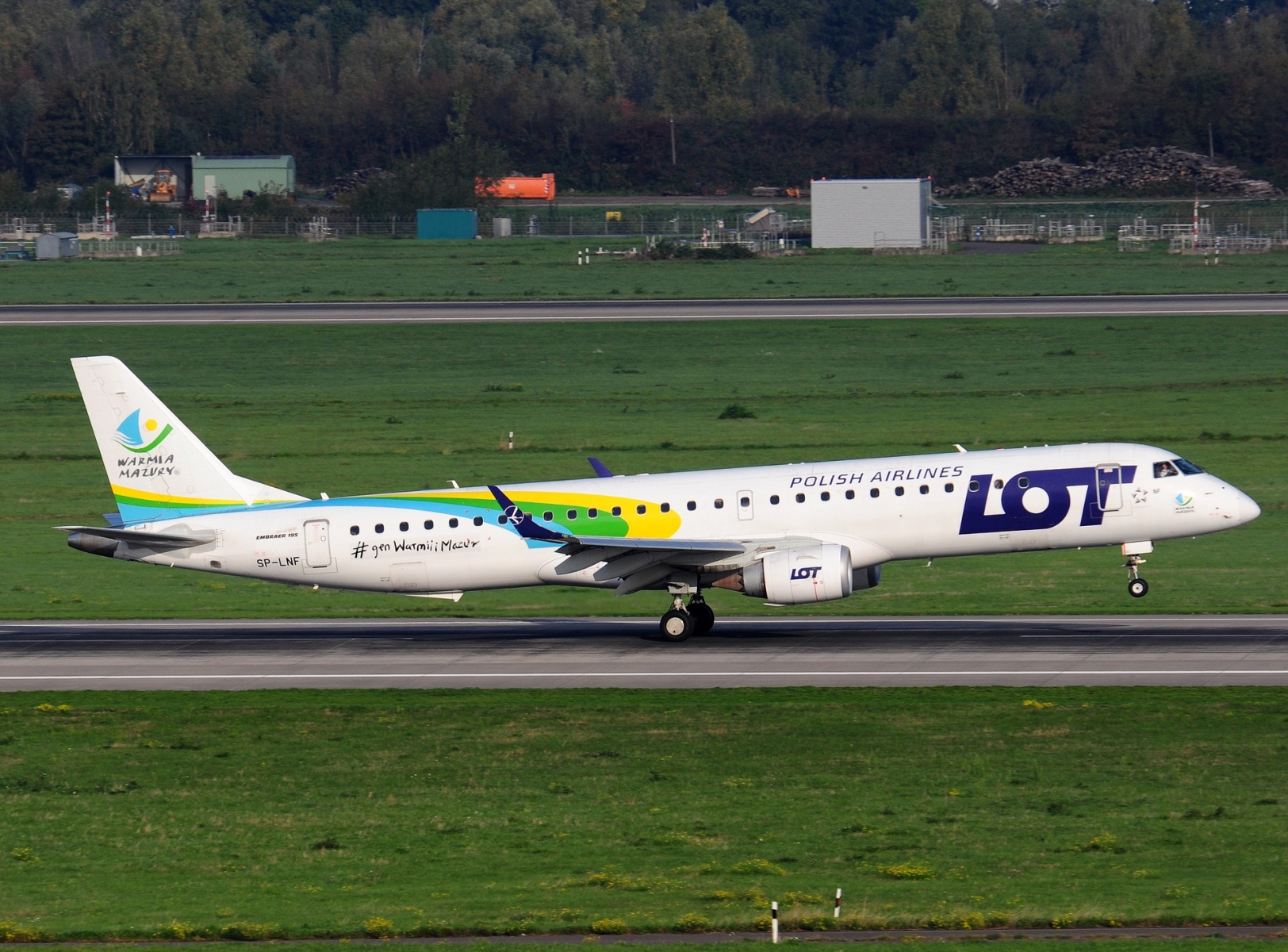 SP-LNF _ ERJ-195LR (ERJ-190-200 LR) _ LOT - Polish Airlines _ DUS _ EDDL _ 04-10-2026