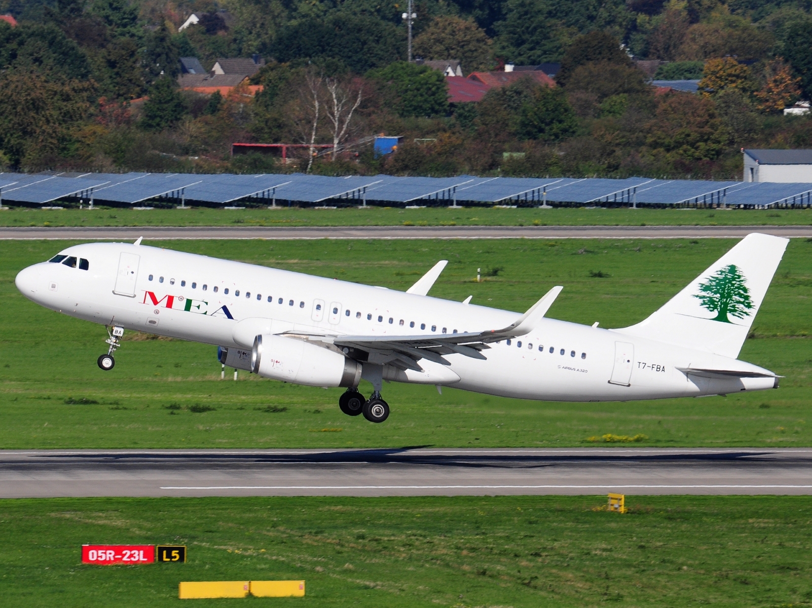 T7-FBA _ A320-233(WL) _ MEA - Middle East Airlines _ DUS _ EDDL _ 04-10-2026