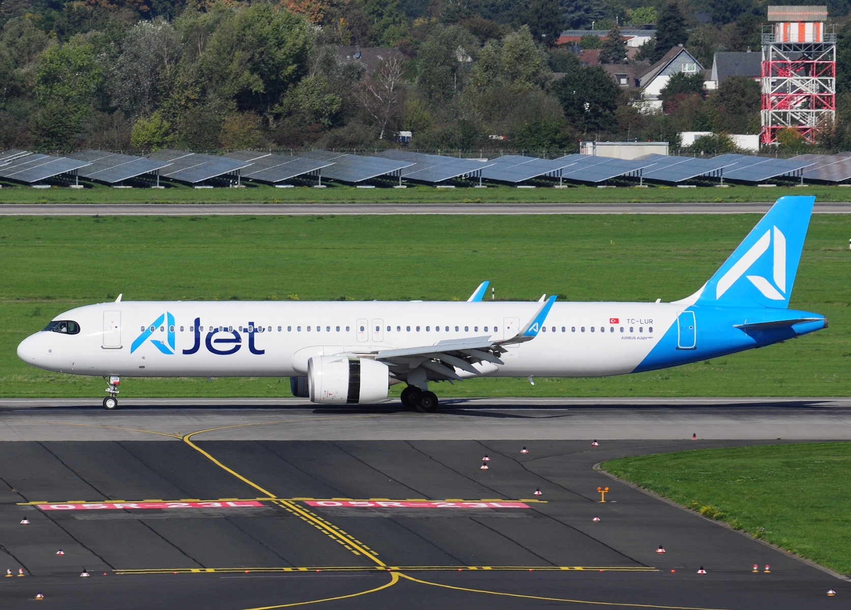 TC-LUR _ A321-271NX(WL) _ AJet _ DUS _ EDDL _ 04-10-2026