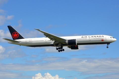 C-FNNQ _ 777-333(ER) _ Air Canada _ YUL _ CYUL _ 24-06-2026