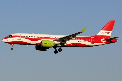 YL-CSL _ A220-300 _ Air Baltic _ BRU _ EBBR _ 12-07-2026